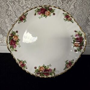 Royal Albert Old Country Roses Bone China Plate Gold Trim